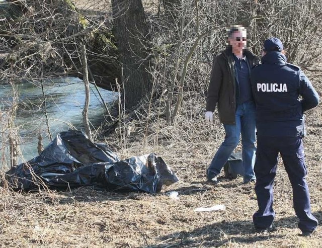 Na miejscu pracuje policja.