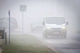 Służby kryzysowe ostrzegają przed bardzo gęstą mgłą w regionie