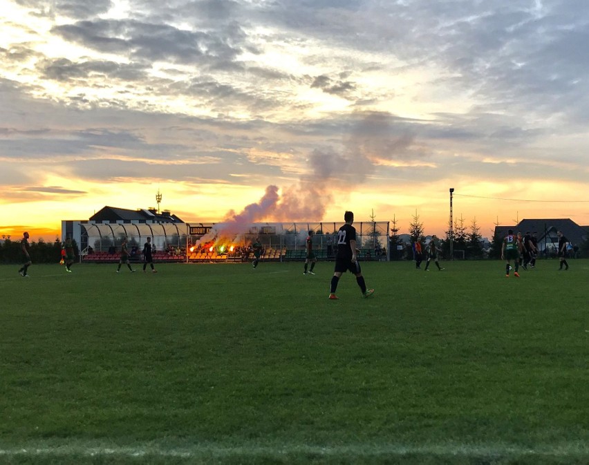 Orzeł Bębło - TS Węgrzce 0:2 (0:1). Bramki: Czernecki,...