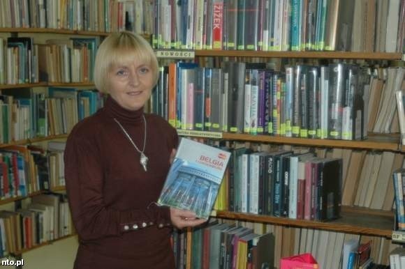 Halina Szklanny zaprasza do biblioteki w Oleśnie