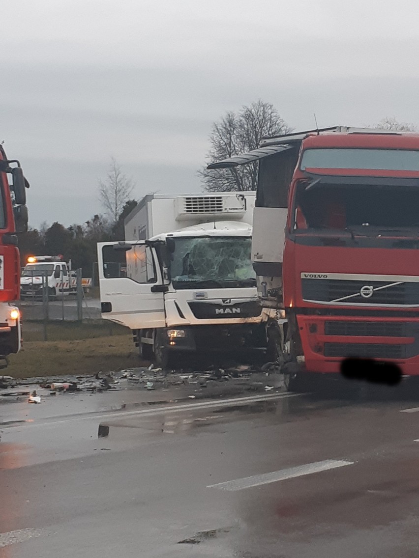 Wypadek na DK19 w Ciecierzynie. Zderzyły się dwie ciężarówki