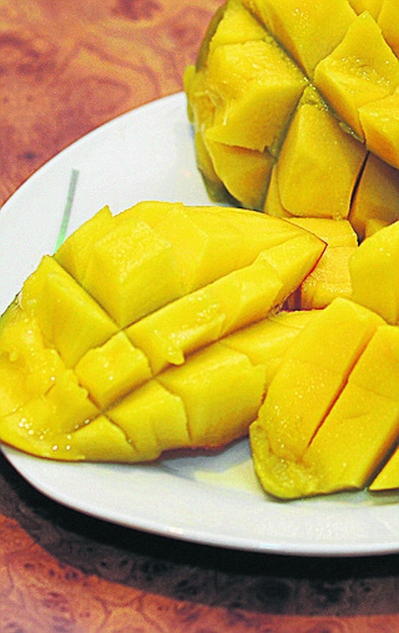 Sorbety przygotowujemy na bazie owoców, np. mango.