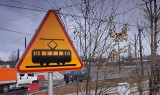 Pijany kierowca wjechał na torowisko, ruch tramwajowy na ul. Dworcowej w Bydgoszczy zablokowany!