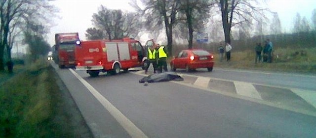 Samochodem, który potracił piesza jechał młody chłopak z powiatu szydłowieckiego.