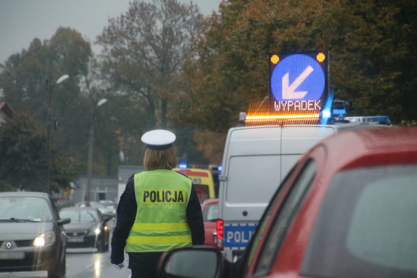 Zderzenie trzech samochodów na ul. Łukasiewicza w Rzeszowie. Jedna osoba została poszkodowana [ZDJĘCIA]