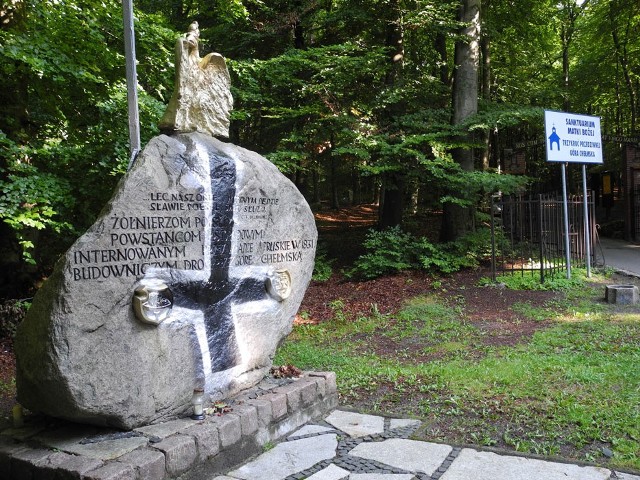 Sankturaium na Górze Chełmskiej zostało zaatakowane przez wandali.