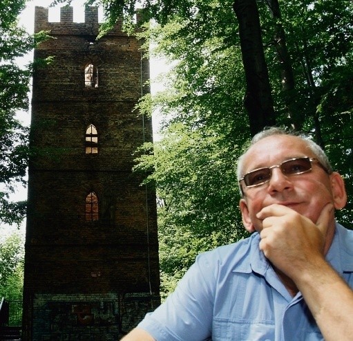 Nie można pozwolić, by wieża się zawalila, bo to symbol miasta - mówi Kazimierz Mroczek