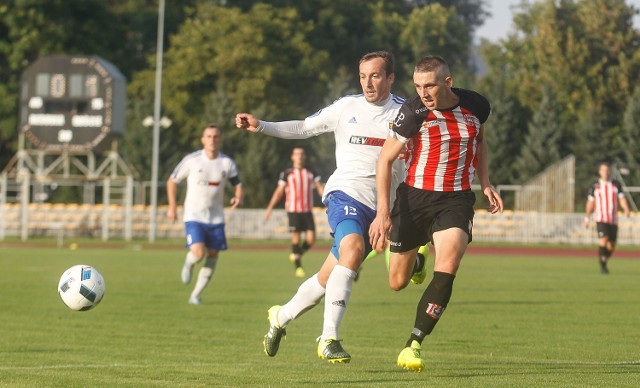 Andrij Nikanowycz (z lewej) zamienił Karpaty Krosno na Wisłę Sandomierz