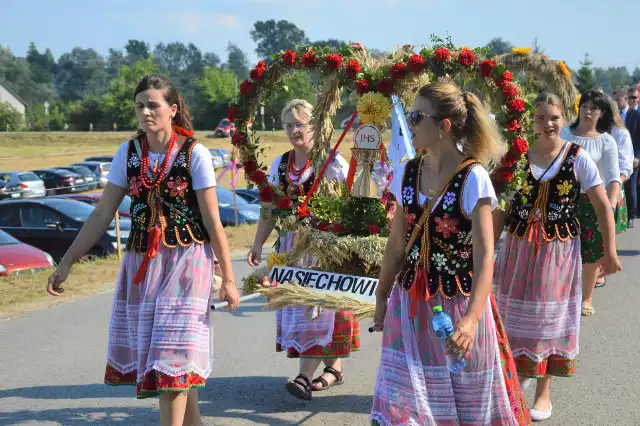 W korowodzie wzięło udział 17 delegacji z wieńcami