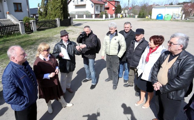 Mieszkańcy ulicy Wczasowej nie chcą już być "piłką do tenisa w rękach urzędników"