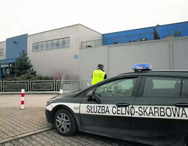 Służba celno-skarbowa od kilku dni kontroluje krakowską Tandetę