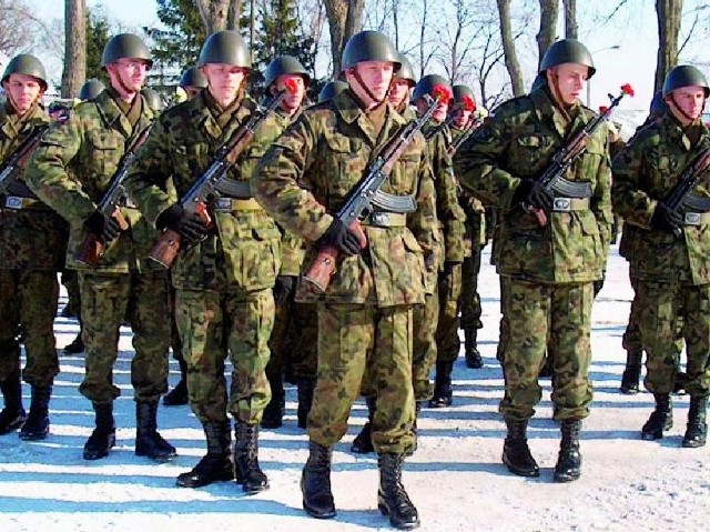 Jeszcze w Suwałkach, ale do końca grudnia co trzeci żołnierz rozwiązywanego pułku odmaszeruje do Węgorzewa.