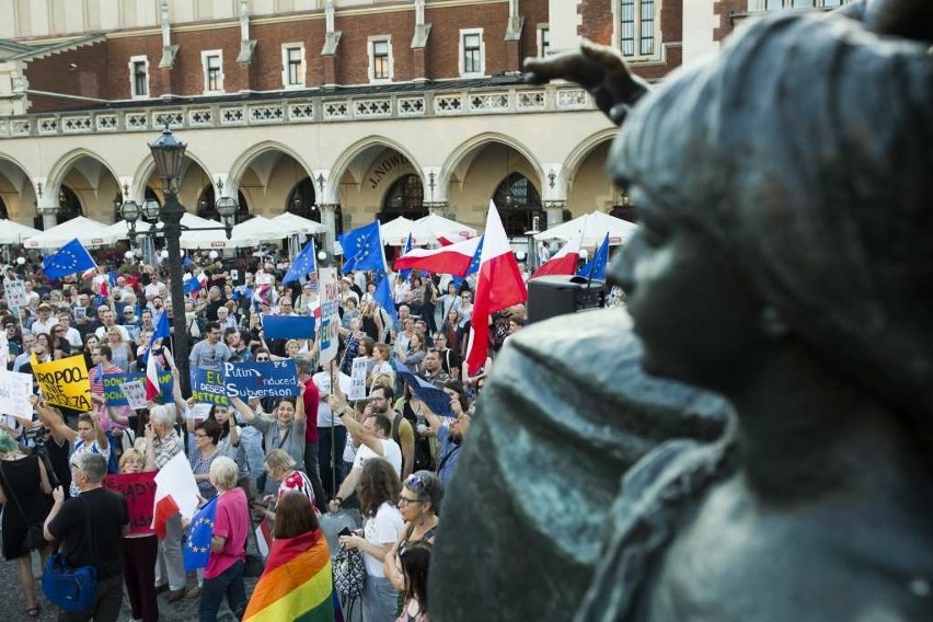 Marsz w obronie niezawisłości sądów przeszedł ulicami Krakowa