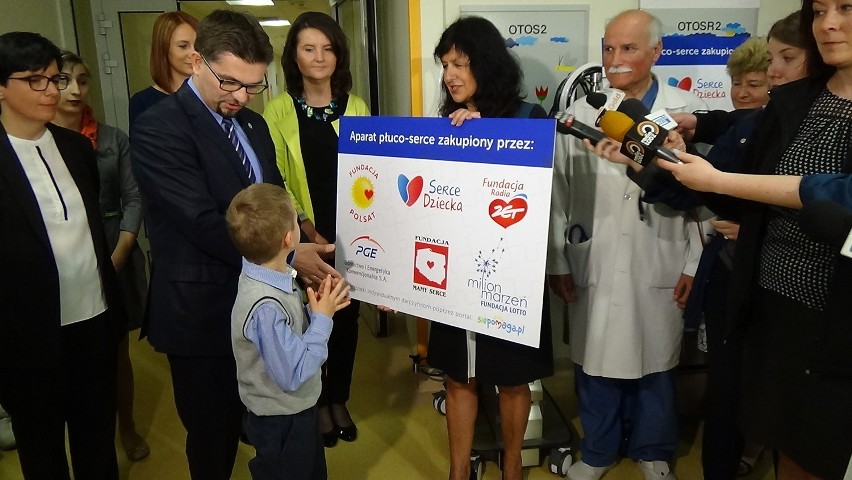 Szpital Matki Polki w Łodzi dostał nowe sztuczne płuco - serce [ZDJĘCIA, FILM]