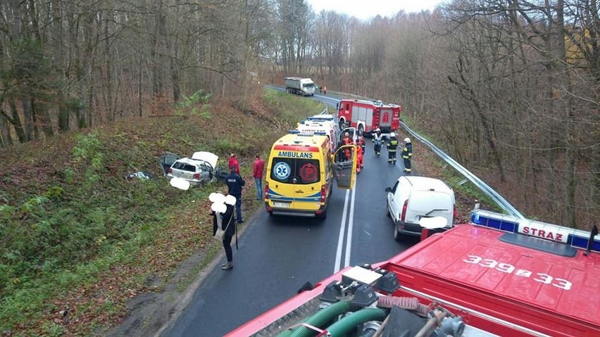 Do wypadku doszło na trasie Jacinki-Nacław około godziny...
