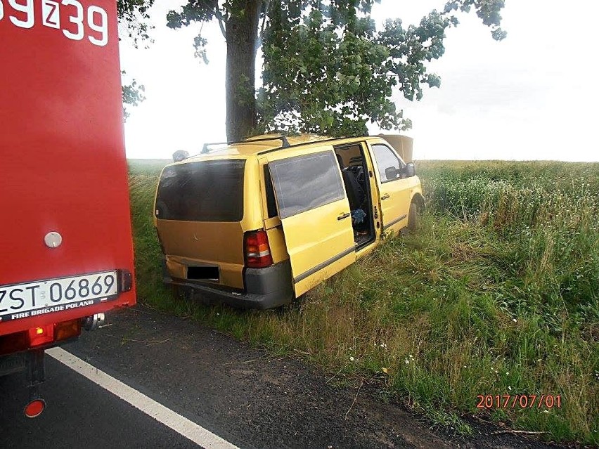 Gmina Dolice. Mercedes uderzył w drzewo, kierowca w szpitalu