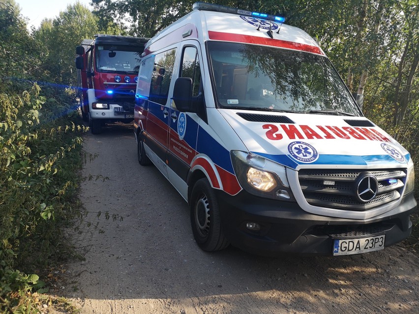 Wypadek w miejscowości Szumleś Królewski w gminie Nowa Karczma 30.08. Dachował samochód osobowy, jedną osobę zabrał śmigłowiec LPR