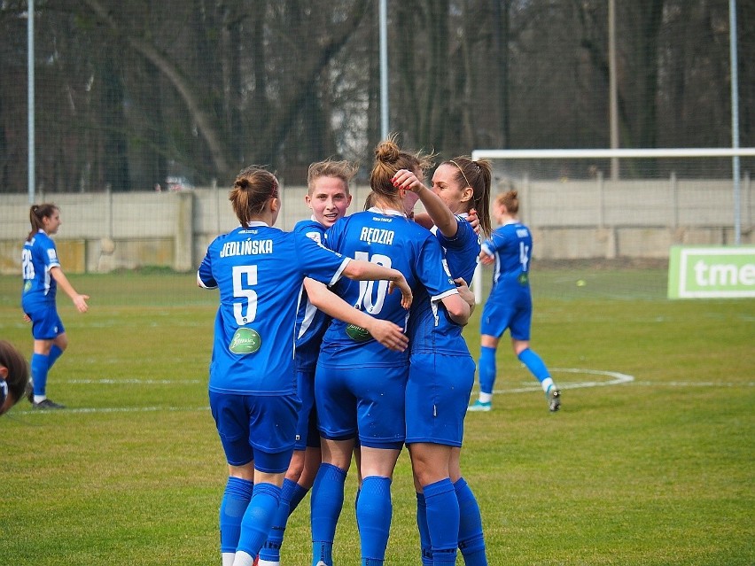 Futbol kobiet. Historyczne wydarzenie. Sześć łodzianek w kadrze!