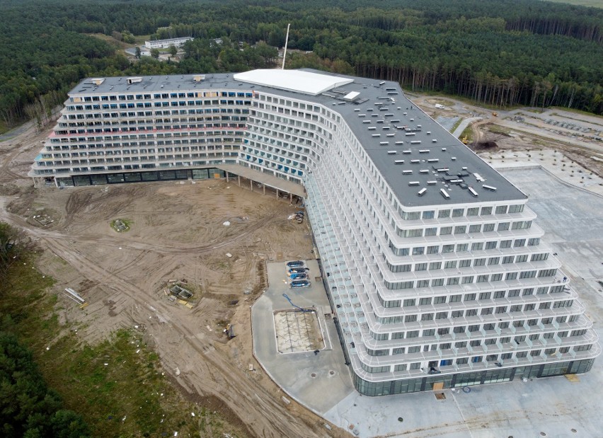 Hotel Gołębiewski w Pobierowie z zewnątrz prawie gotowy....