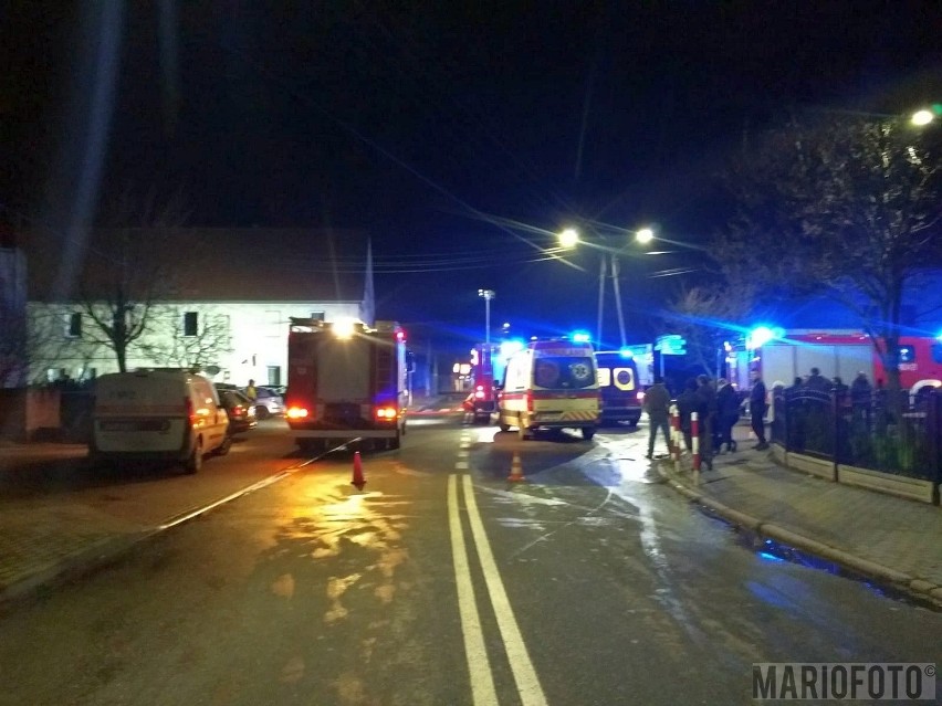 Pożar budynku wielorodzinnego w Lewinie Brzeskim. Dwie osoby ranne