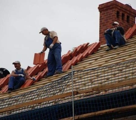 Remont dachu należy zgłosić w starostwie co najmniej miesiąc przed planowanym terminem wykonania robót