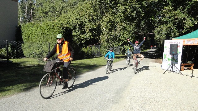 Rowerzyści z podkrakowskich gmin z niecierpliwością czekają na bezpieczne ścieżki, które poprowadzą do Krakowa