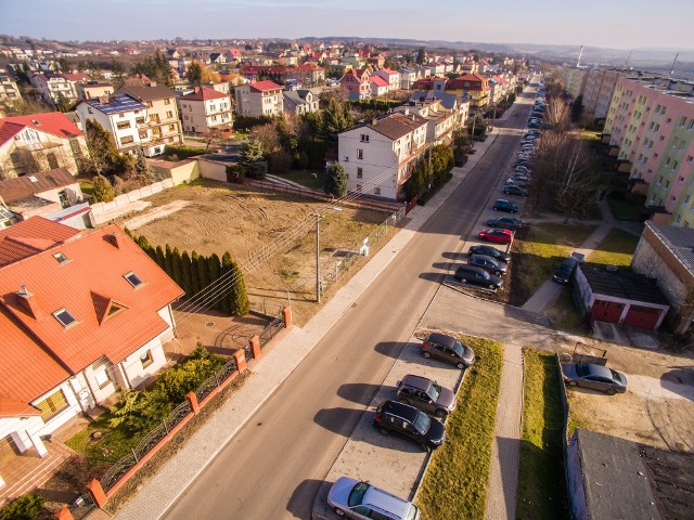 Wyremontowana ulica Kazimierza Wielkiego w Busku - Zdroju z lotu ptaka.