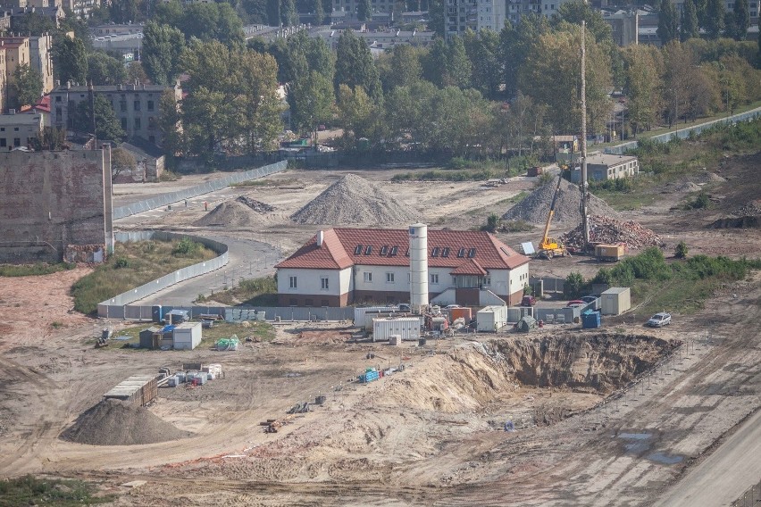 Na placu budowy od piątkowego popołudnia nie dzieje się nic.