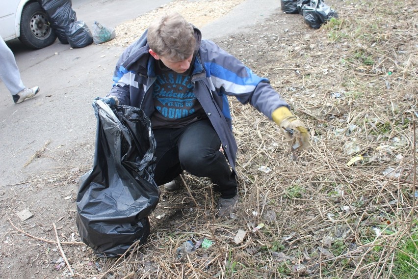 Śmieci przed domem prezydenta Siemianowic. Interwencja policji [ZDJĘCIA]