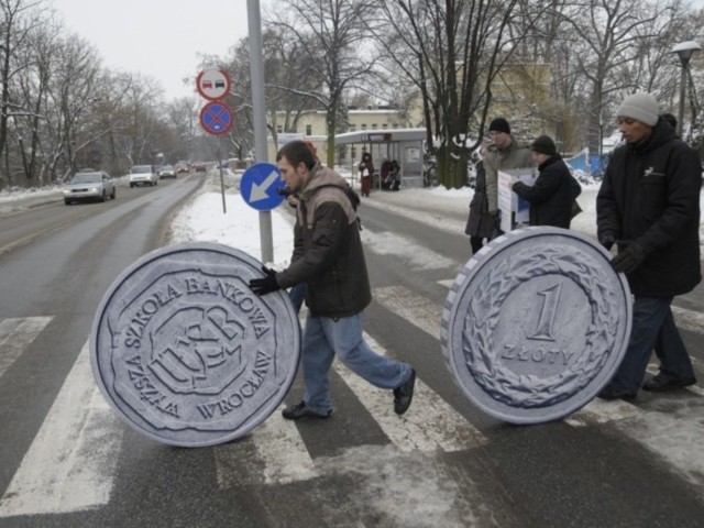 Rok temu na rzecz hospicjum kwestowali studenci Wyższej Szkoły Bankowej.