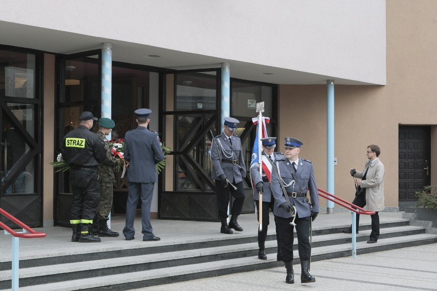 Poznań: Złożono hołd pomordowanym policjantom [GALERIA ZDJĘĆ, FILM]