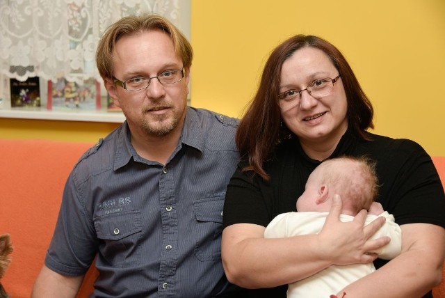 Joanna Górska z mężem Grzegorzem trzy lata temu stworzyli poszkodowanym przez los dzieciom zastępczy dom. I zachęcają do pomocy innych ludzi. - Staramy się być oparciem dla dzieci - mówią.
