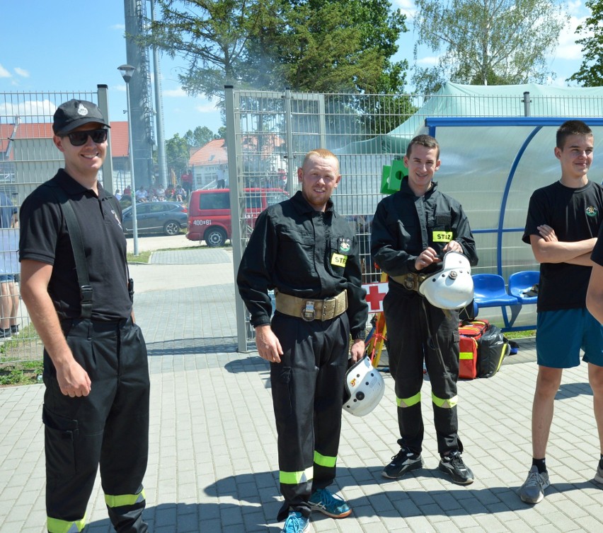 Powiatowe Zawody Sportowo-Pożarnicze w Bytowie. W zawodach...