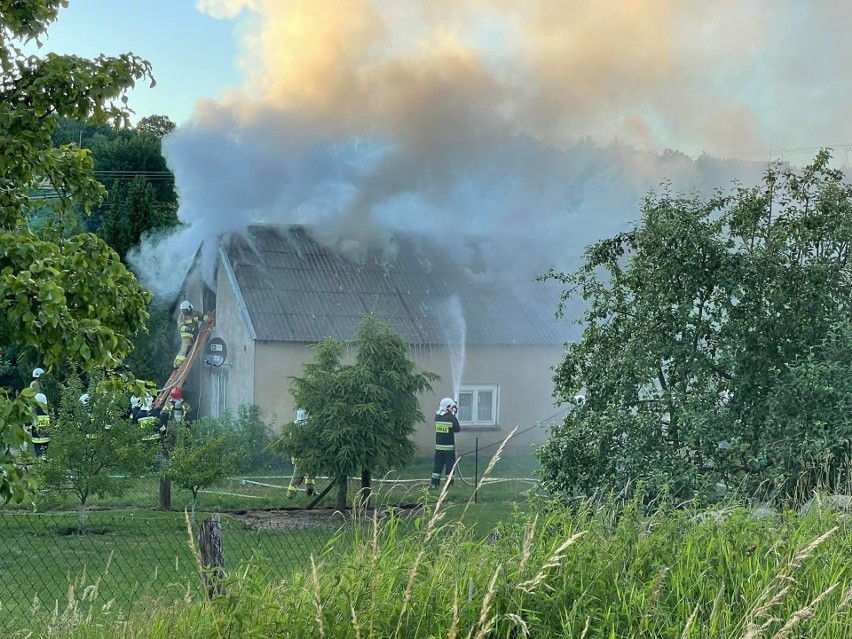 Pożar wybuchł w sobotę, 2 lipca, o godzinie 20. W domu...