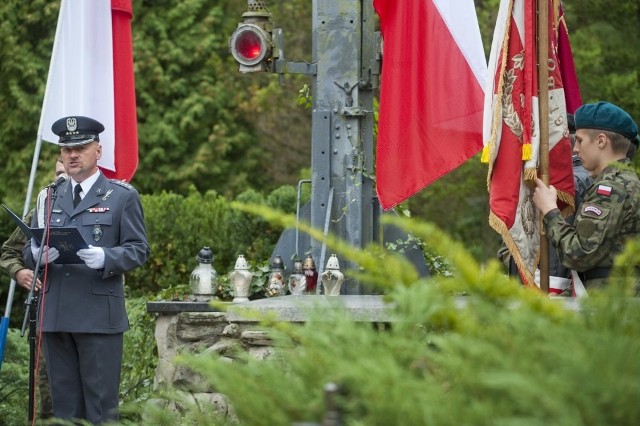 W Koszalinie przed pomnikiem Martyrologii Narodu Polskiego przygotowano Apel Pamięci z udziałem Garnizonu WP w Koszalinie, Rady Kombatantów i Represjonowanych, samorządowców, a także młodzieży szkolnej.