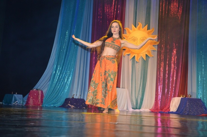 Taniec indyjski i orientalny na egzotycznej gali w Stalowej Woli [WIDEO, ZDJĘCIA]