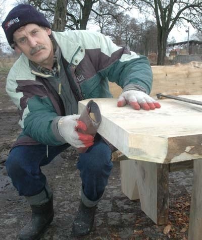 - Te ławy i stoły będą służyć mieszkańcom i wodniakom przez długie lata - zapewnia Marek Kruszewski