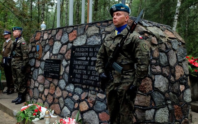 Również podczas uroczystości w Krojantach przywołano pamięć tych, którzy zginęli w kwietniu 2010 roku pod Smoleńskiem.