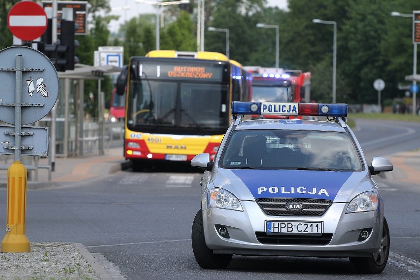 Alarm bombowy w autobusie linii 132