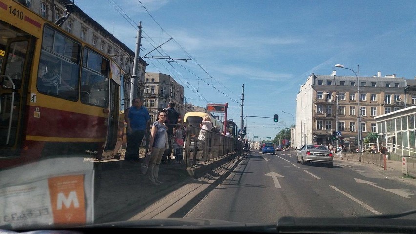 Awaria na Zachodniej. Stały tramwaje [zdjęcia]