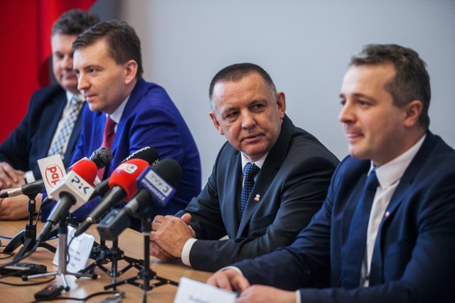 Kulisy reformy administracji skarbowej wyjaśniał Marian Banaś (drugi od prawej), wiceminister finansów, szef Służby Celnej