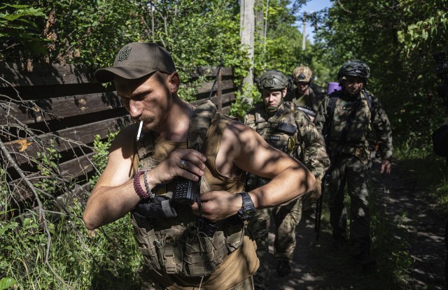 Ukraińcy szykuja się do kontrofensywy. Gromadzą sprzęt, ściągają żołnierzy. Uderzenie ma pójść na Chersoń.