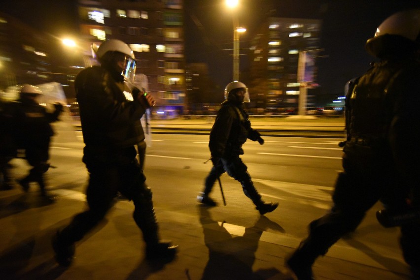 Protest w Sosnowcu po śmierci 23-latka przerodził się w...