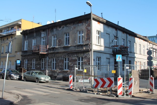Tak dziś wygląda dom na rogu ul. Krasińskiego i Kochanowskiego, w którym mieszkali: Bądkowscy, Magierowie oraz  kapitan Antoni Janusz