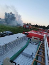 Oszacowano straty po pożarze garażu w Osieczku w powiecie wąbrzeskim. Ogień rozprzestrzeniał się na dom!