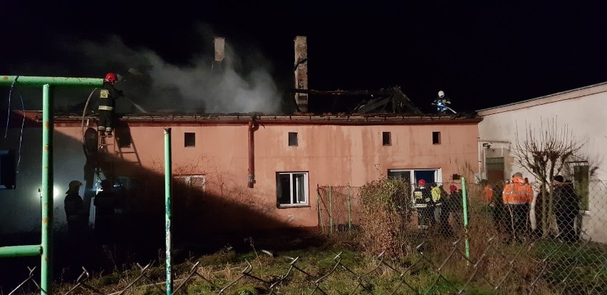 Pożar budynku wielorodzinnego w Polaszkach - apel o pomoc oraz inicjatywa zbiórki dla poszkodowanych [ZDJĘCIA]