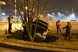 Wypadek na skrzyżowaniu Przy Skarpie i Szosy Lubickiej. Straciła przytomność podczas skrętu. Potrącenie na Ślaskiego. Wypadek przy Obi