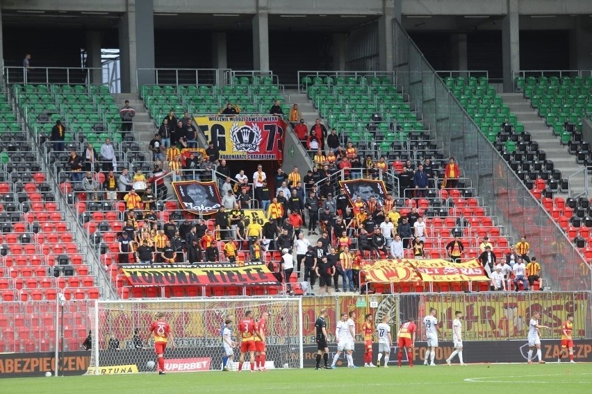 Kibice Korony Kielce wspierali swój zespół w wyjazdowym meczu z GKS Tychy w Fortuna 1 lidze. Zobaczcie zdjęcia