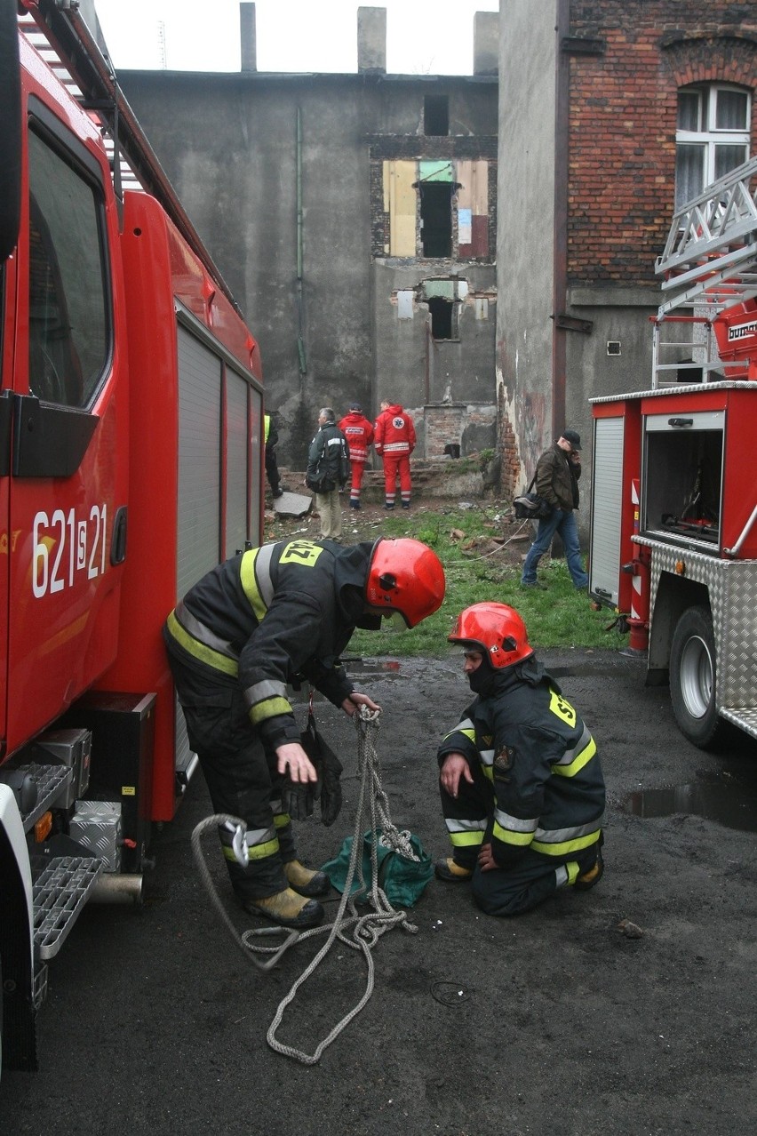 Świetochłowice: Zawaliły się dwie przybudówki na ul. Barlickiego [ZDJĘCIA]