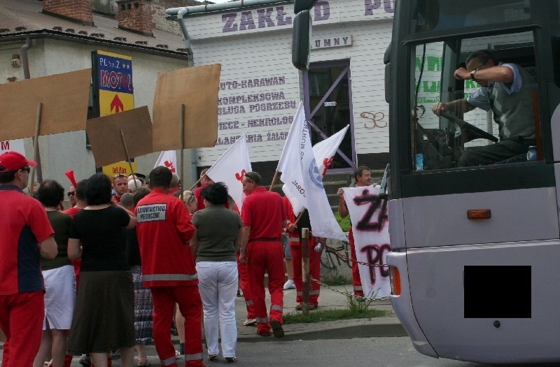 Ratownicy zablokowali krajową czwórke...